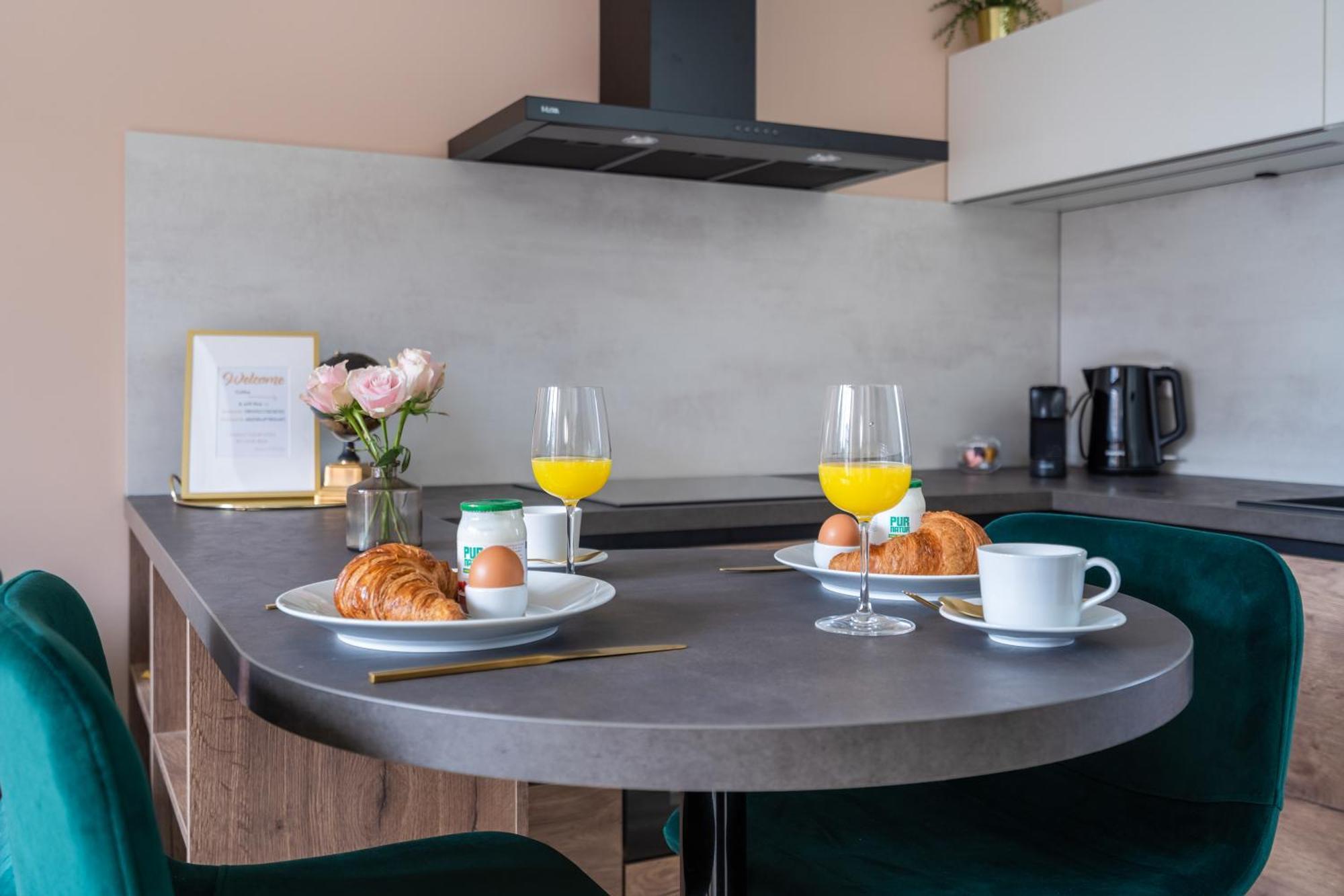 Апартаменты Luxury Fully Equipped Studio - Centrally Located Хюйцен Экстерьер фото