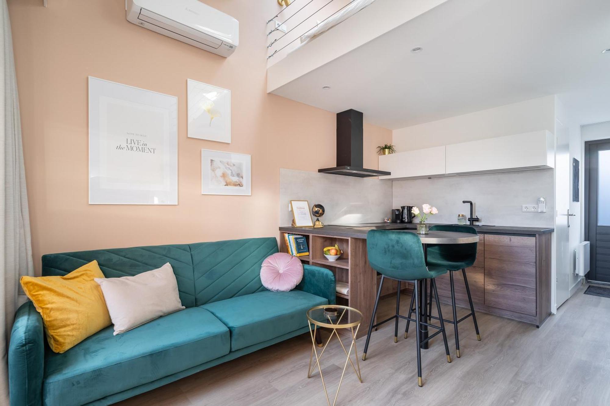 Апартаменты Luxury Fully Equipped Studio - Centrally Located Хюйцен Экстерьер фото